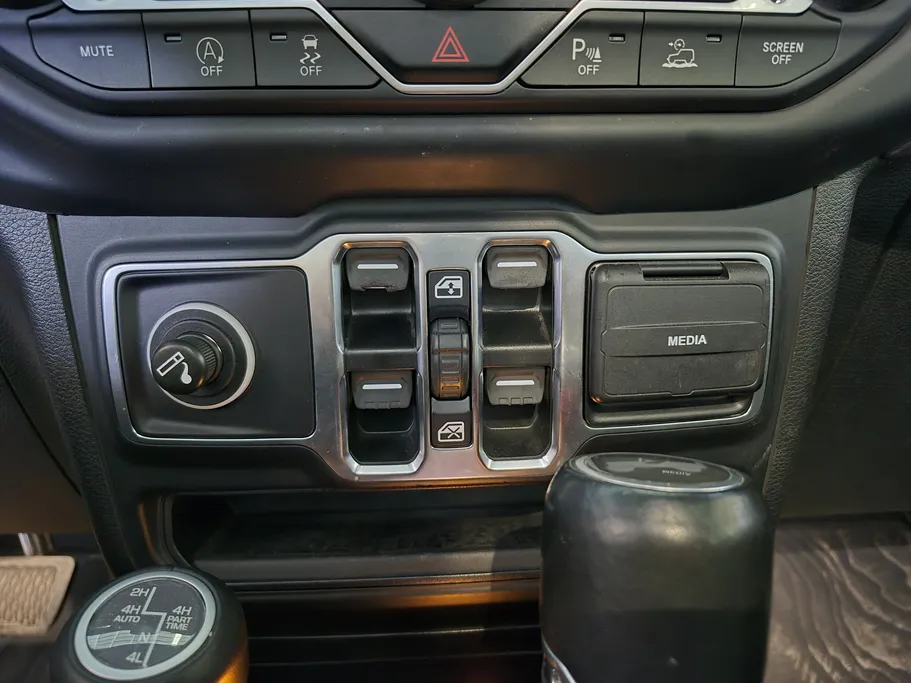 جيب رانجلر انلمتد صحارى 2021 