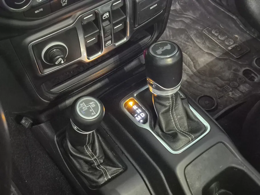 جيب رانجلر انلمتد صحارى 2021 