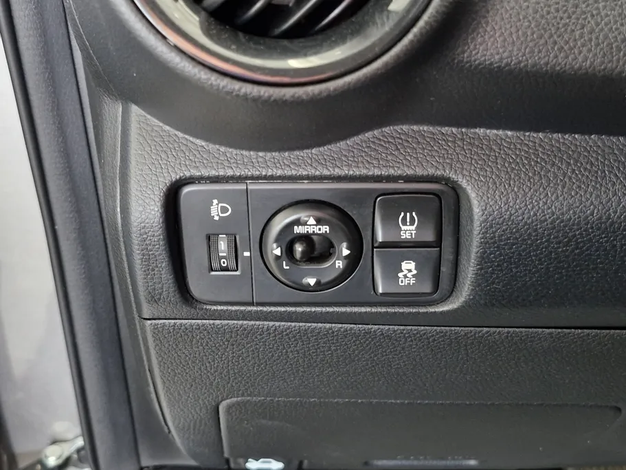 2022 Kia Pegas LX 