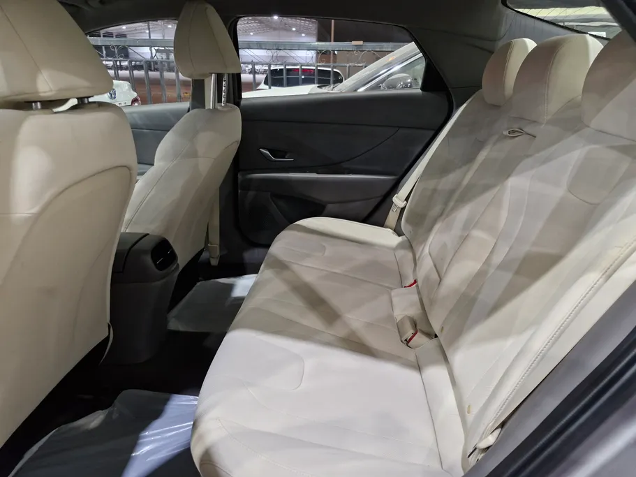 2021 Hyundai Elantra Smart 