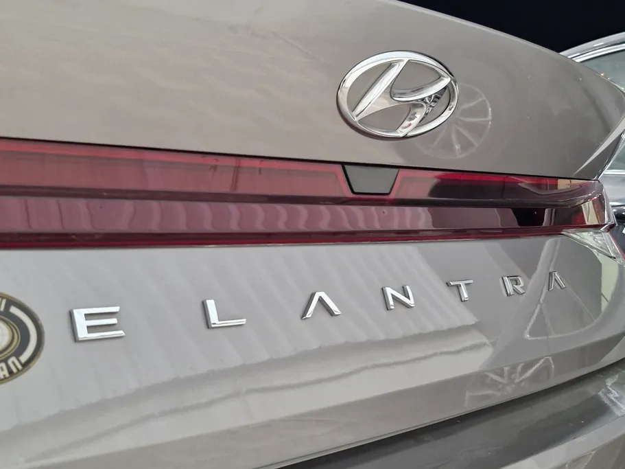 2021 Hyundai Elantra Smart 