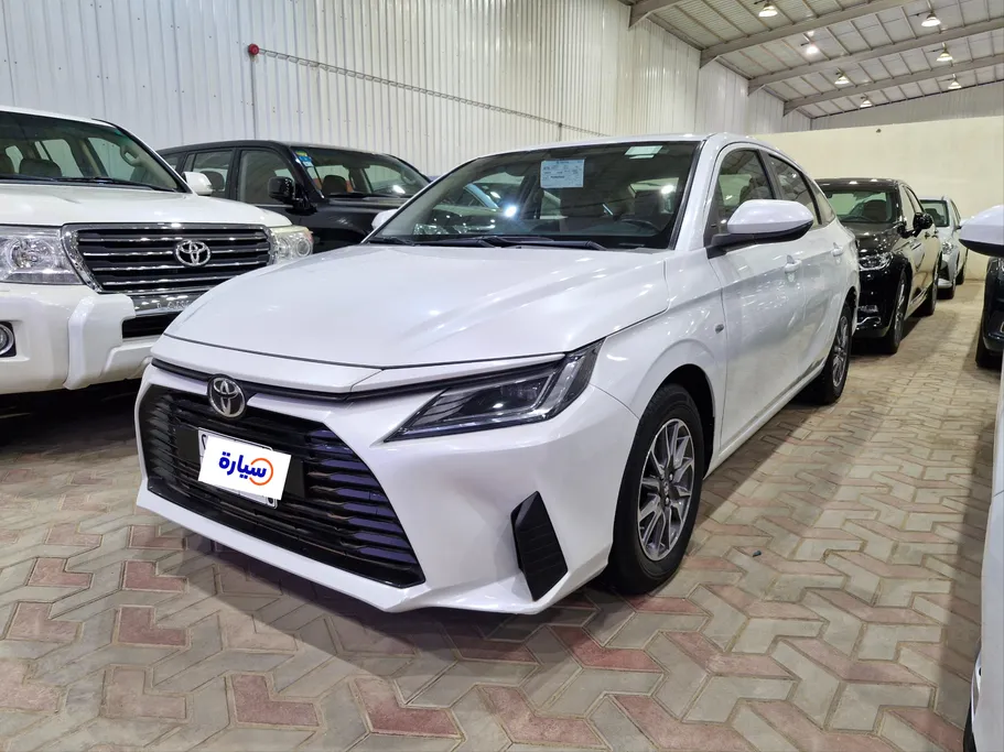 2023 Toyota Yaris  Y 
