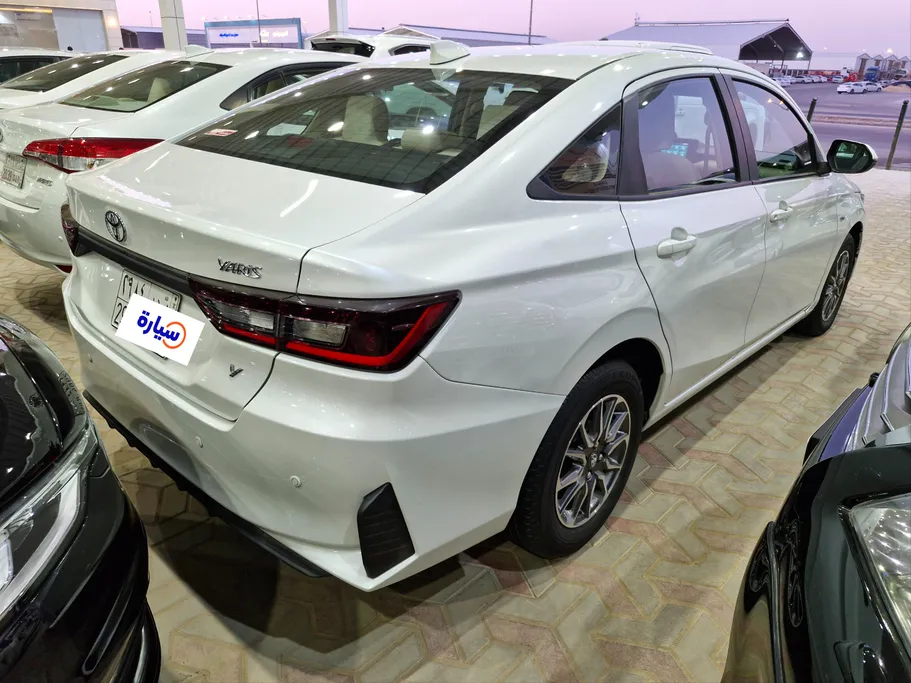 2023 Toyota Yaris  Y 