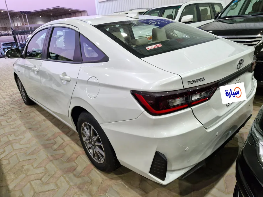 2023 Toyota Yaris  Y 