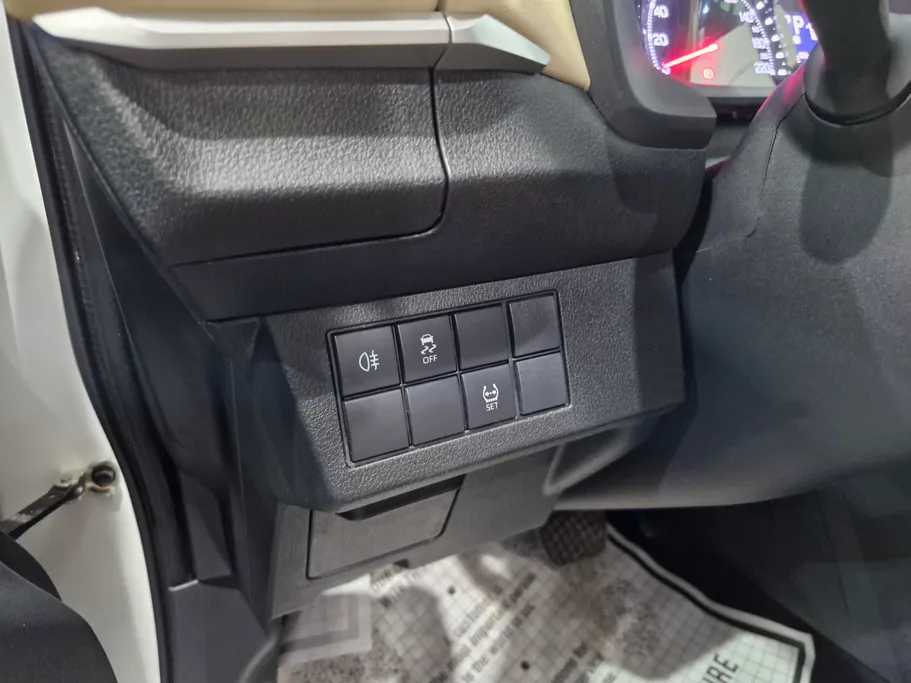 2023 Toyota Yaris  Y 
