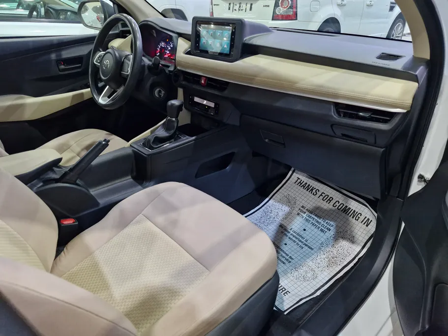 2023 Toyota Yaris  Y 
