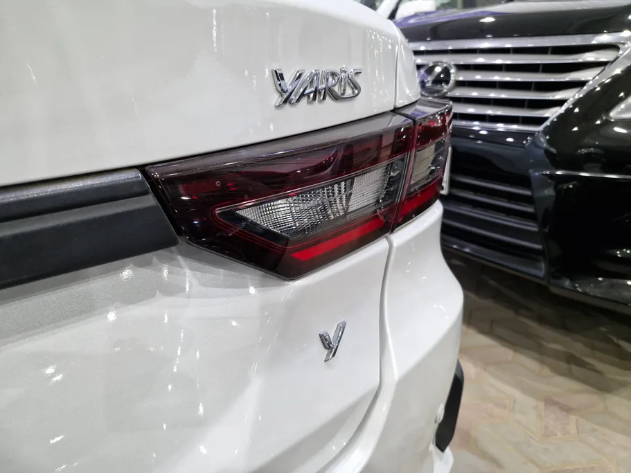 2023 Toyota Yaris  Y 