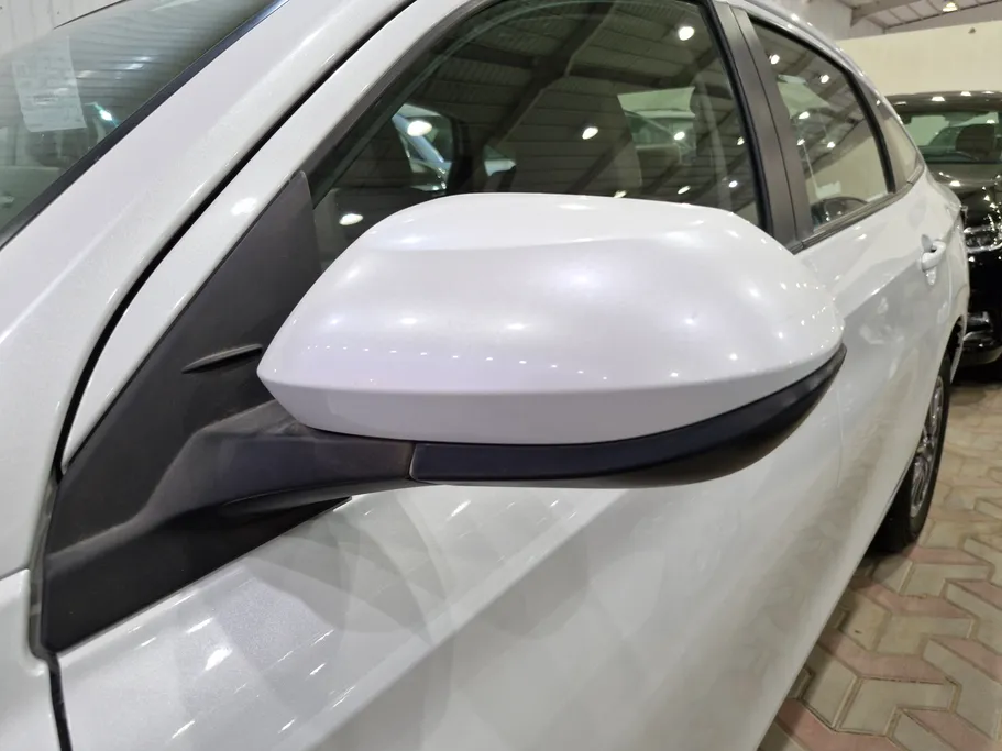 2023 Toyota Yaris  Y 
