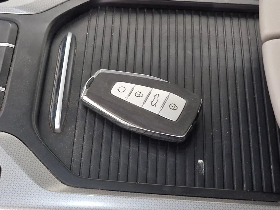 2022 Geely Okavango Full 