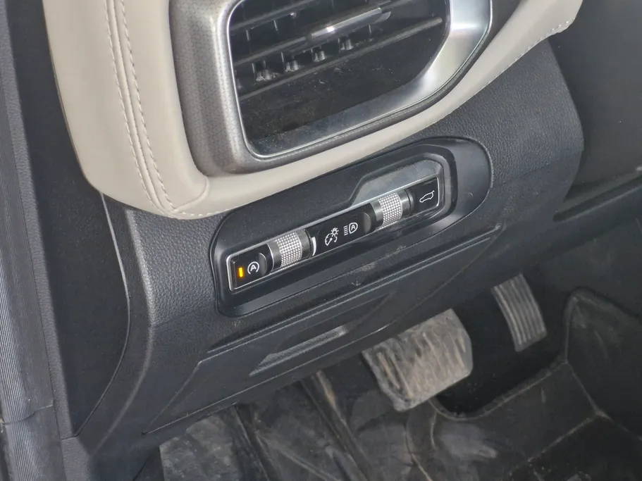 2022 Geely Okavango Full 