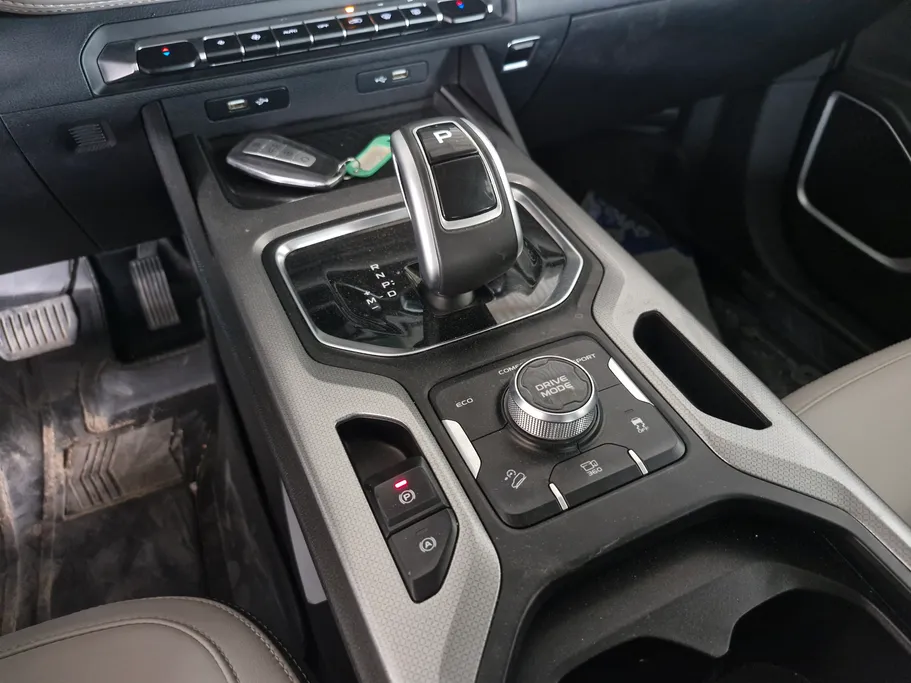 2022 Geely Okavango Full 