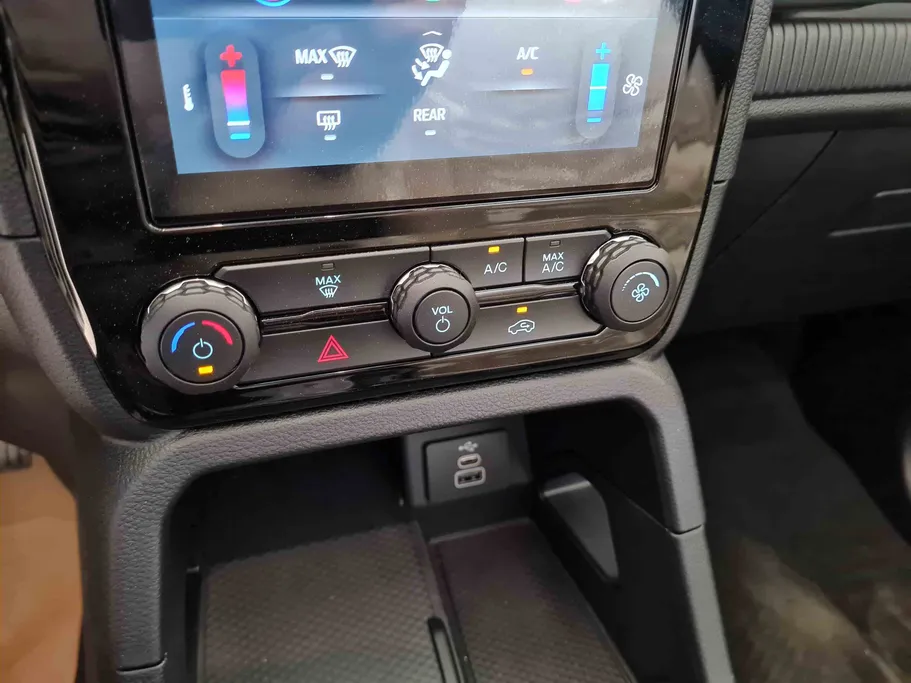 2025 Ford Everest XLS 