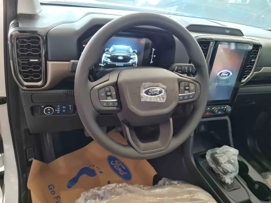 2025 Ford Everest XLS 