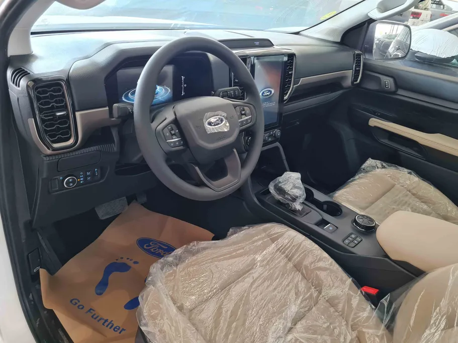 2025 Ford Everest XLS 
