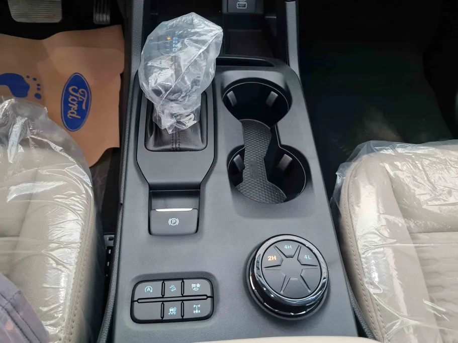 2025 Ford Everest XLS 