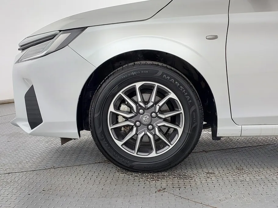 2023 Toyota Yaris  Y 