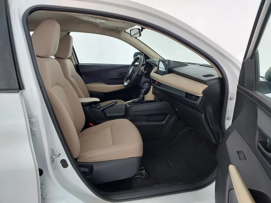 2023 Toyota Yaris  Y 