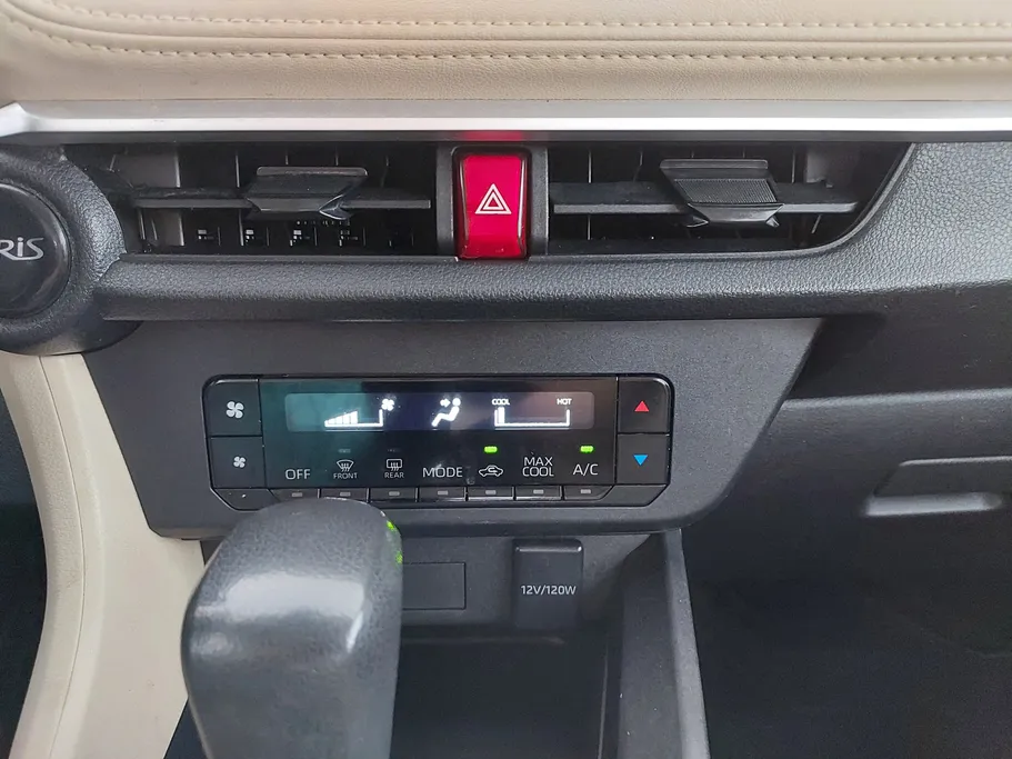 2023 Toyota Yaris  Y 