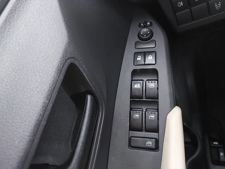 2023 Toyota Yaris  Y 
