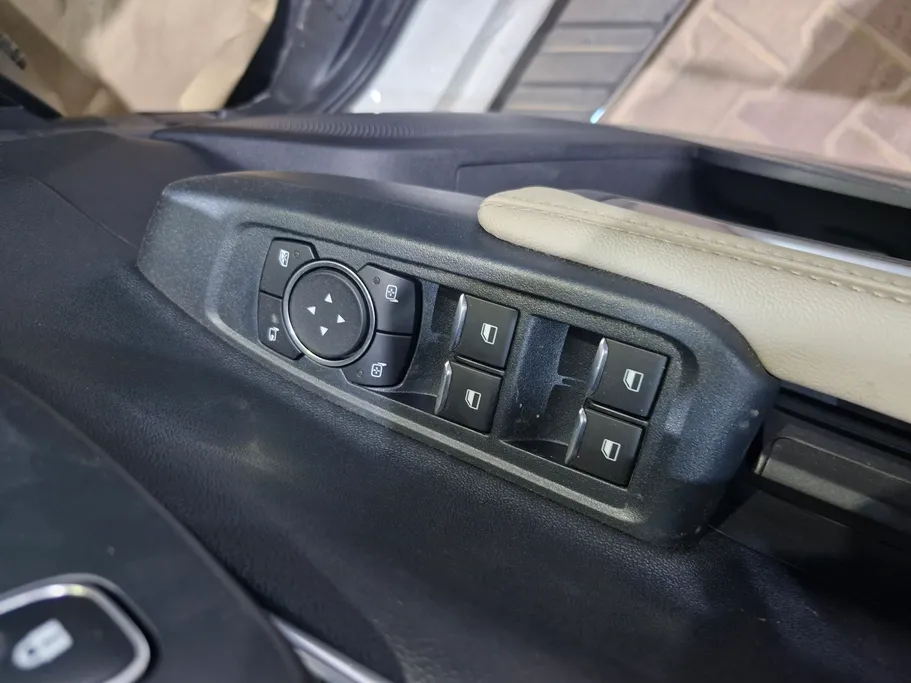 2025 Ford Everest XLT 