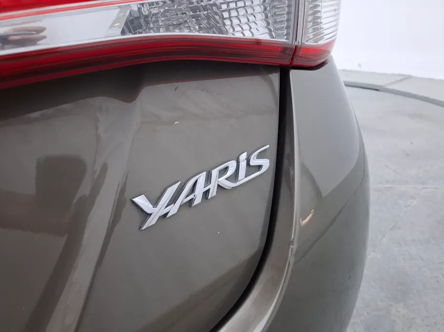 2021 Toyota Yaris  Y 