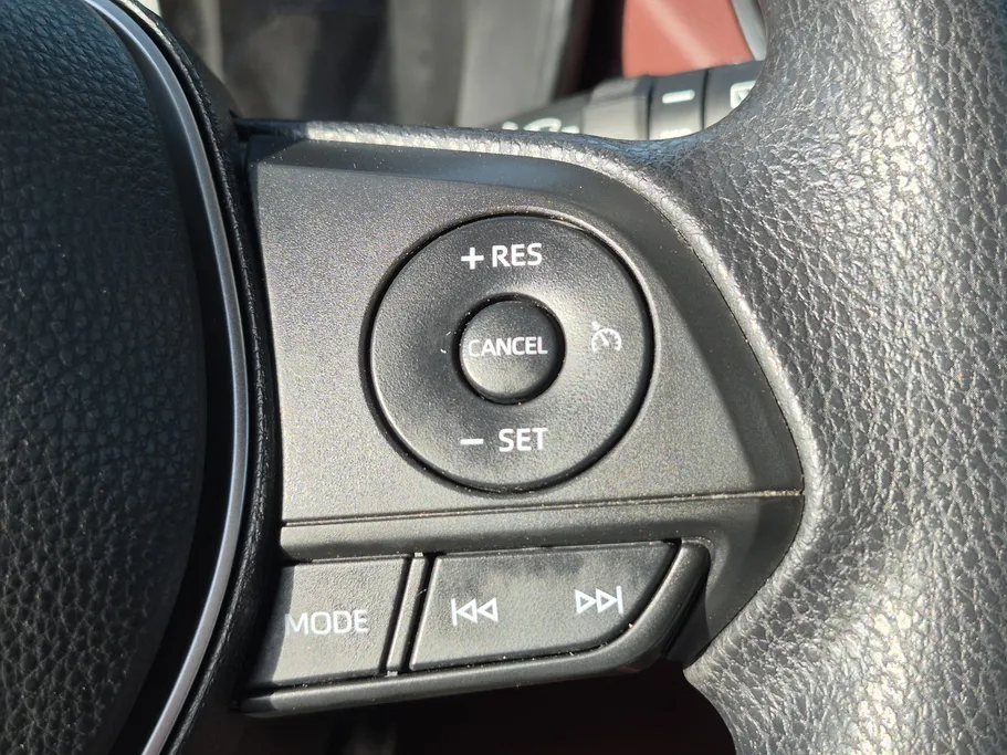 2024 Toyota Corolla Cross LE HEV 