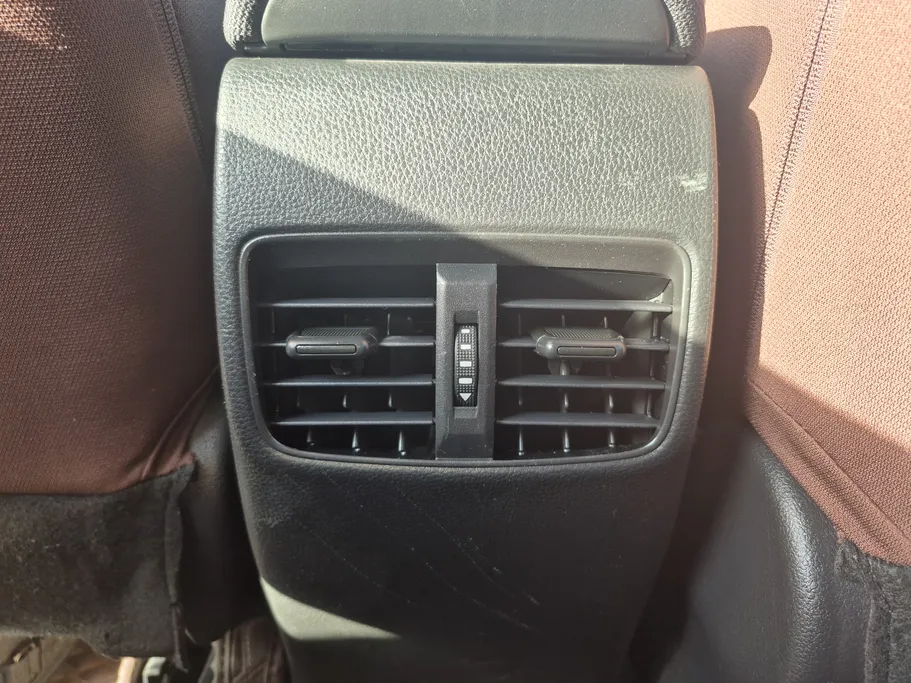 2024 Toyota Corolla Cross LE HEV 