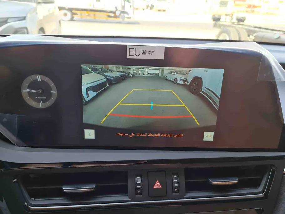 2025 Lexus ES 300 AH Hybrid  