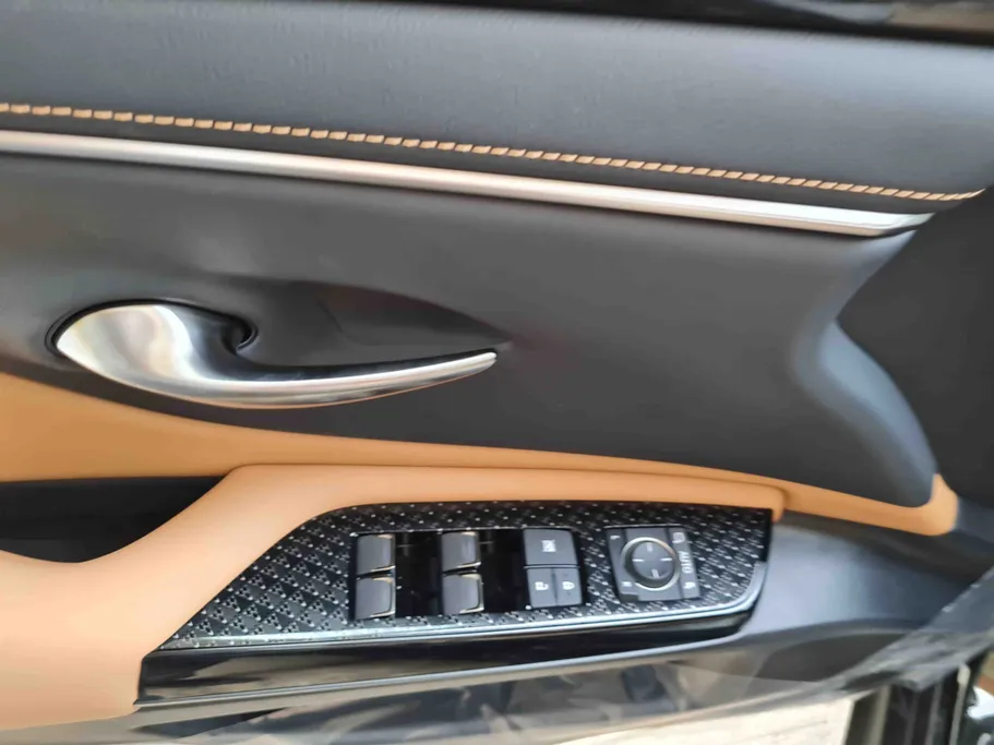 2025 Lexus ES 300 AH Hybrid  