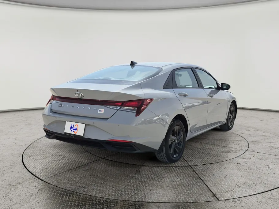2023 Hyundai Elantra Smart 
