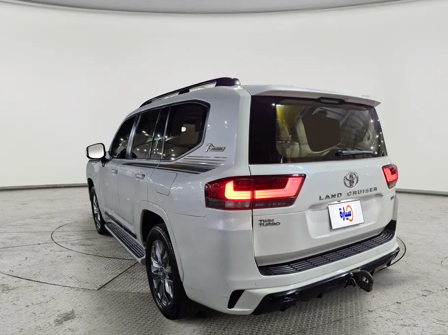 2022 Toyota Land Cruiser VXS 