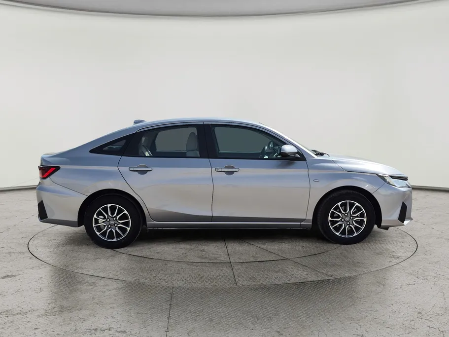 2023 Toyota Yaris  Y 