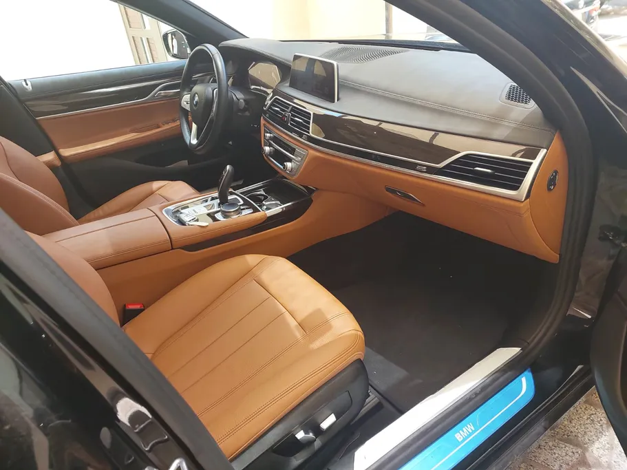 2022 BMW 7 Series 730Li 