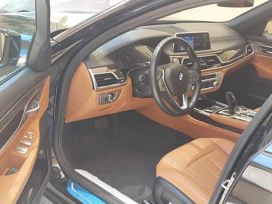 2022 BMW 7 Series 730Li 