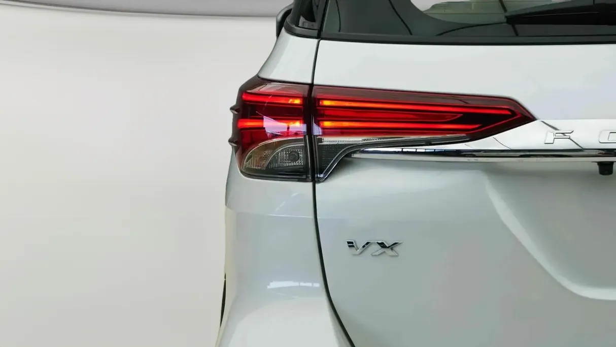 تويوتا فورتشنر VX1 2025 