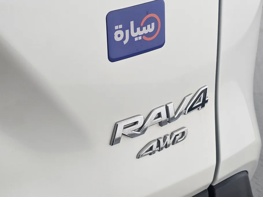تويوتا راف فور LE 2021 