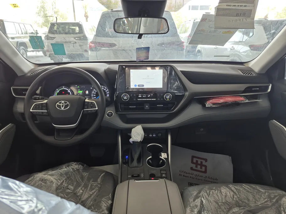 2024 Toyota Highlander LE 