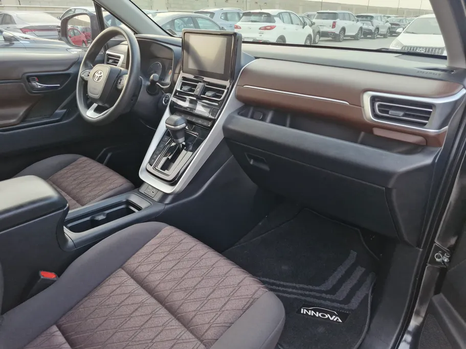 2024 Toyota Innova GL HEV 