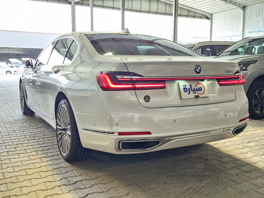 بي ام دبليو الفئة السابعة 730Li 2022 