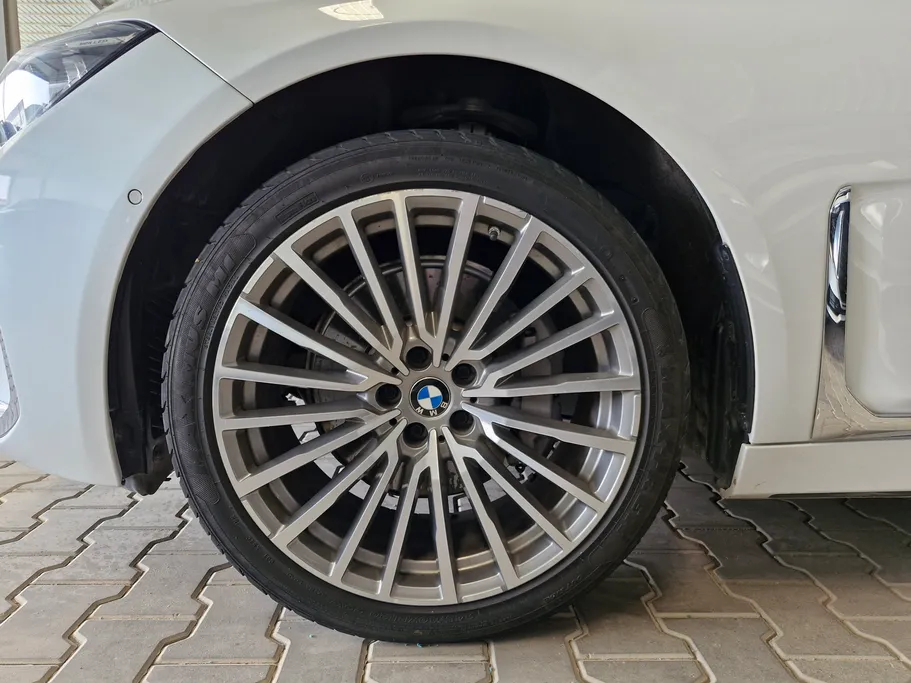 بي ام دبليو الفئة السابعة 730Li 2022 
