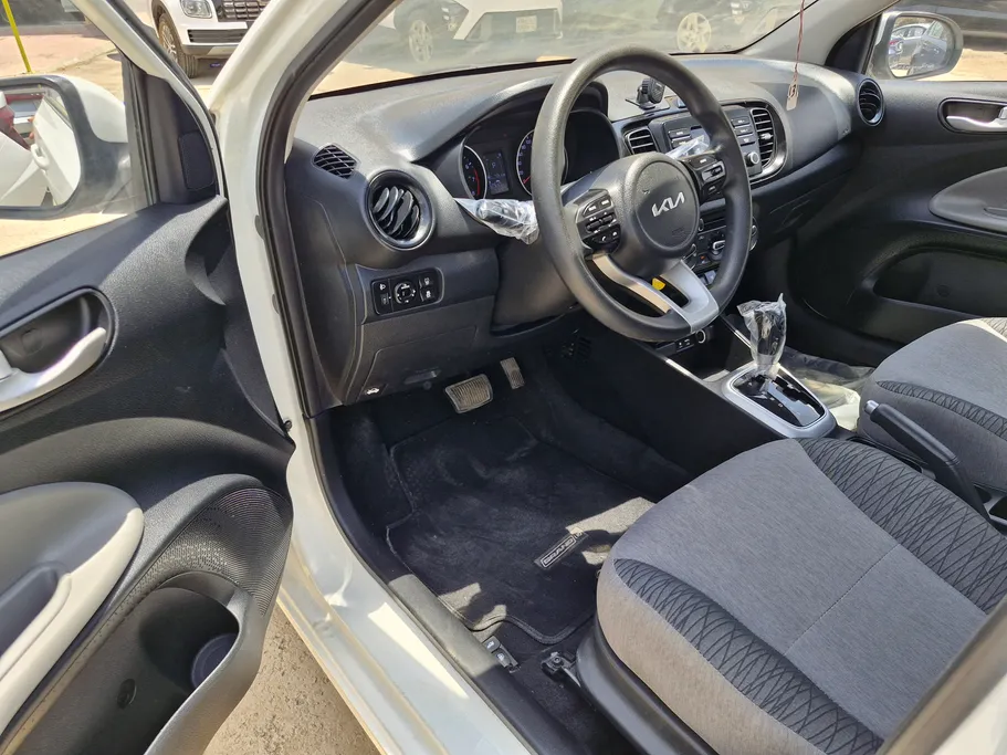 2023 Kia Pegas LX 