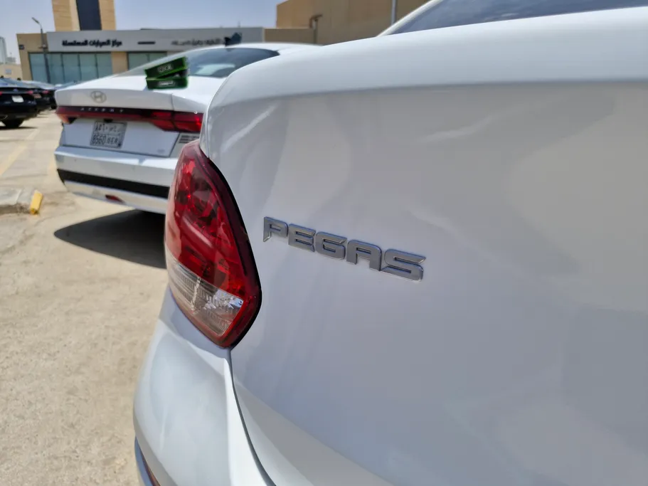 2023 Kia Pegas LX 