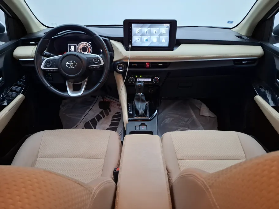2023 Toyota Yaris  YX 