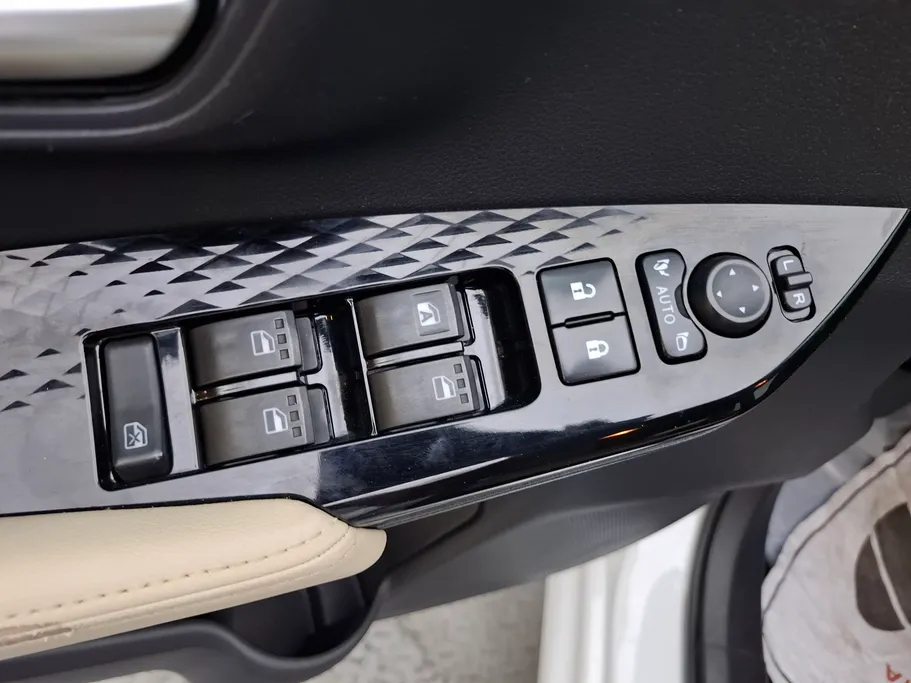 2023 Toyota Yaris  YX 