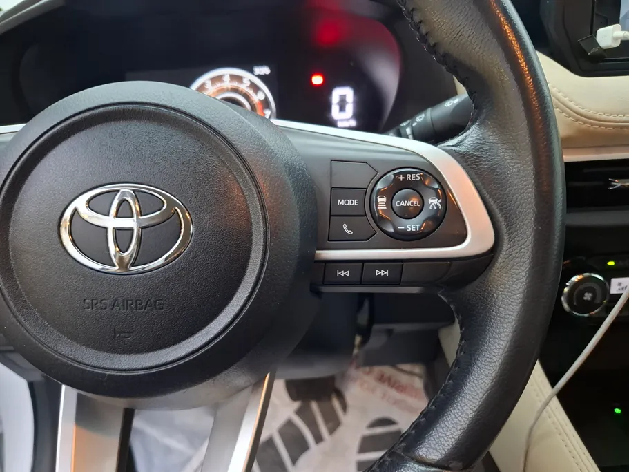 2023 Toyota Yaris  YX 
