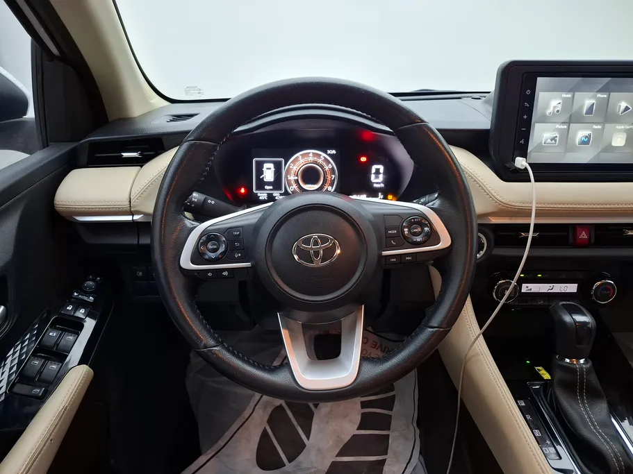 2023 Toyota Yaris  YX 