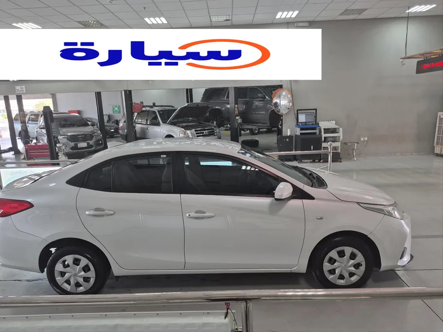 2022 Toyota Yaris  Y 