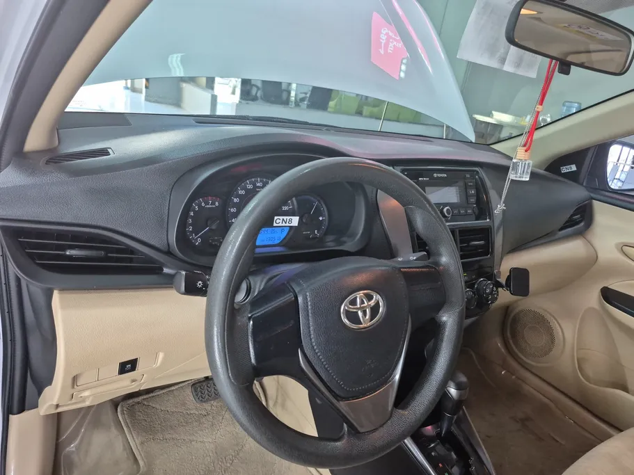 2022 Toyota Yaris  Y 