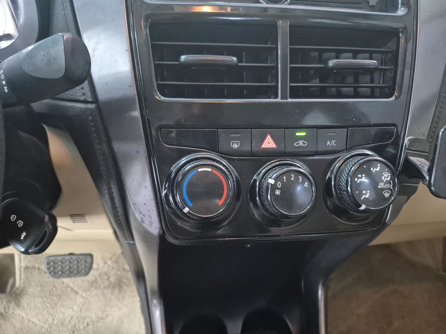 2022 Toyota Yaris  Y 