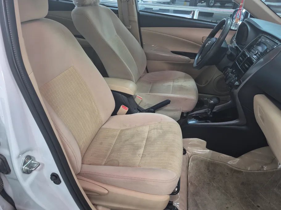 2022 Toyota Yaris  Y 
